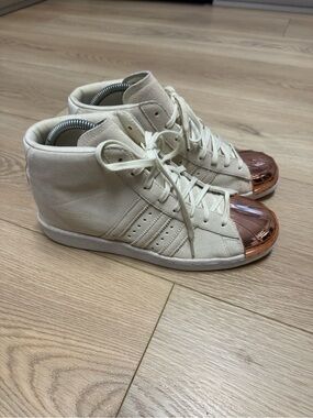 Adidas Superstar Up Metal-Toe wedge sneaker in an off-white suede woman’s 11